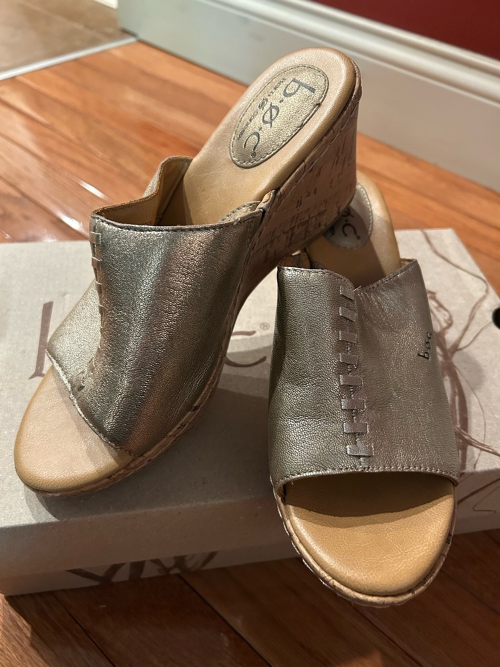 b•o•c Women’s Wedge Shoes, Size 8